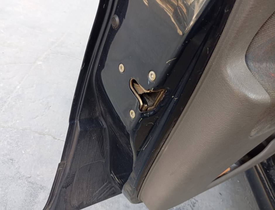CERRADURA PUERTA DELANTERA IZQUIERDA
