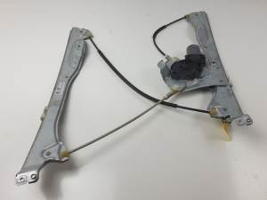 ELEVALUNAS DELANTERO DERECHO 8200291147J RENAULT CLIO III Autodesguaces Alicante