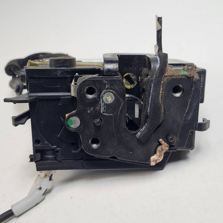 CERRADURA PUERTA TRASERA DERECHA 9810309880 PEUGEOT 308 (T9) Autodesguaces Alicante