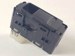 MANDO ELEVALUNAS TRASERO DERECHO 56040693ADA JEEP COMPASS Autodesguaces Alicante