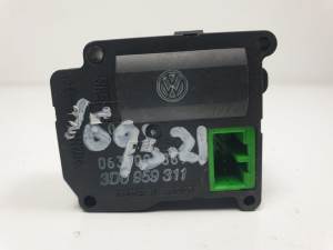 MOTOR APERTURA TRAMPILLAS CLIMATIZADOR 3D0959311 BENTLEY CONTINENTAL GT Autodesguaces Alicante