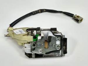 CERRADURA PUERTA TRASERA DERECHA HONDA JAZZ (GD1/5) Autodesguaces Alicante