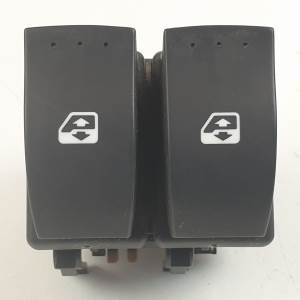 MANDO ELEVALUNAS DELANTERO IZQUIERDO 015085D RENAULT MEGANE II BERLINA 5P Autodesguaces Alicante