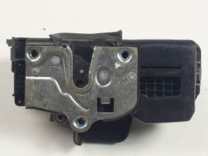CERRADURA PUERTA DELANTERA DERECHA OPEL ANTARA Autodesguaces Alicante