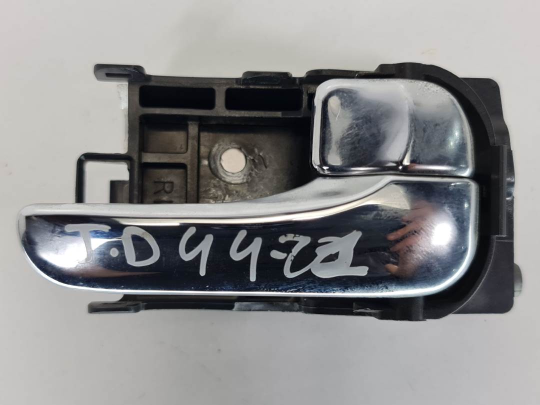 MANETA INTERIOR TRASERA DERECHA - NISSAN - PRIMERA BERLINA (P11)