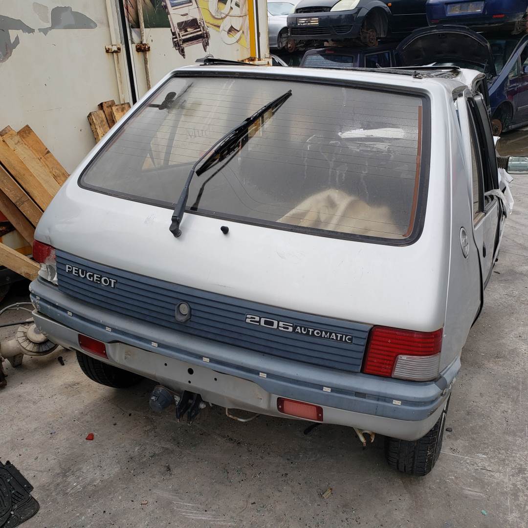 PEUGEOT 205 BERLINA (1983 - 1998)