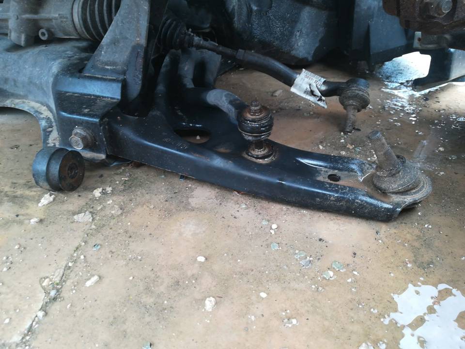 BRAZO SUSPENSION INFERIOR DELANTERO IZQUIERDO