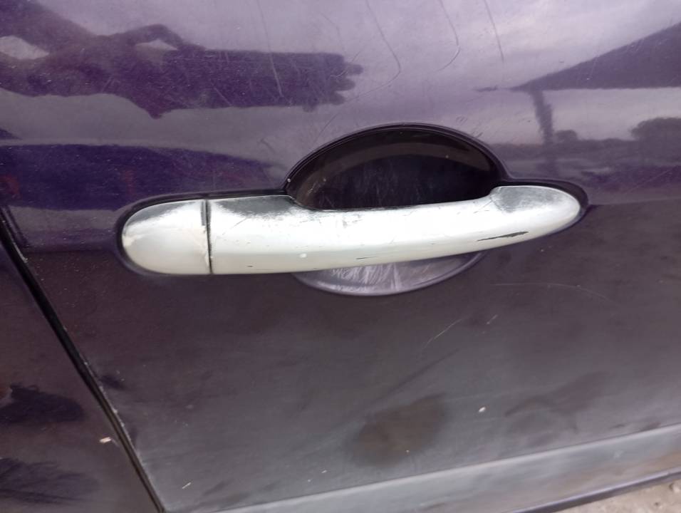 MANETA EXTERIOR DELANTERA DERECHA