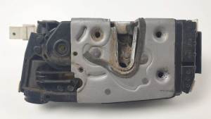 CERRADURA PUERTA TRASERA DERECHA A9067401035 MERCEDES SPRINTERII CAJA CERRADA (DESDE 01.06) Autodesguaces Alic