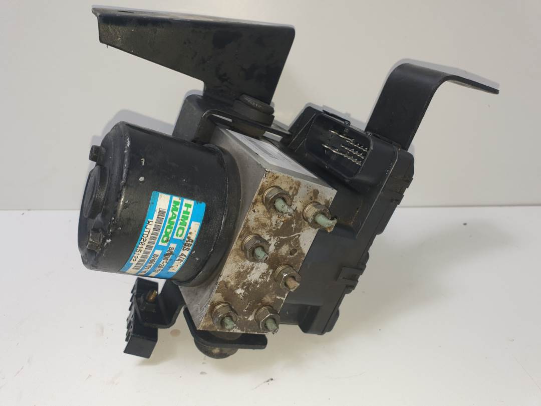 ABS - BH60101110 - HYUNDAI - SANTA FE (SM)