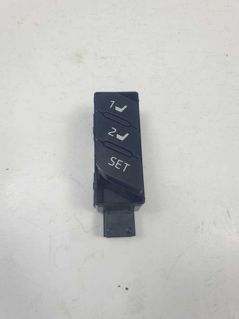 Commande de siège électrique - 15F634 - TOYOTA - RAV4
