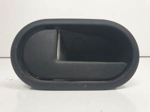 MANETA INTERIOR TRASERA IZQUIERDA 2S61A22601 FORD FIESTA (CBK) Autodesguaces Alicante