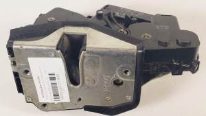 CERRADURA PUERTA DELANTERA DERECHA BMW SERIE 3 BERLINA (E46) Autodesguaces Alicante