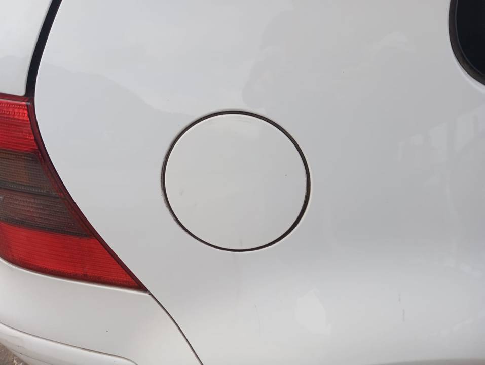 TAPA EXTERIOR COMBUSTIBLE