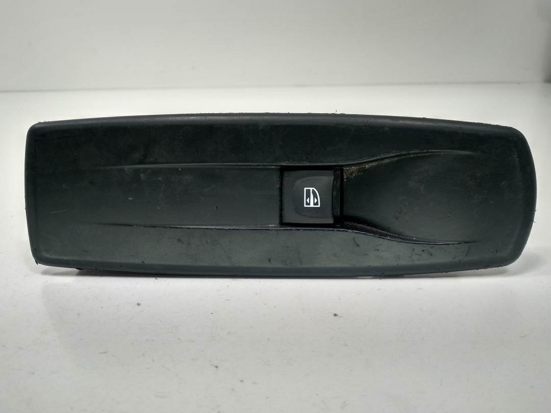 Fensterheberschalter vorne rechts - 809600004R - RENAULT - MEGANE III SPORT TOURER
