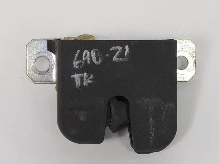 CERRADURA MALETERO / PORTON 6L6827505A SEAT LEON (1M1) Autodesguaces Alicante