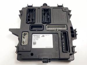CAJA RELES / FUSIBLES 284B10364R RENAULT CAPTUR II Autodesguaces Alicante