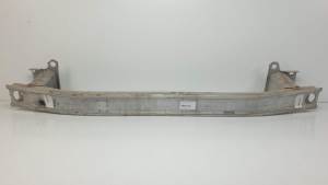 REFUERZO PARAGOLPES DELANTERO 8200834857 RENAULT CLIO III Autodesguaces Alicante