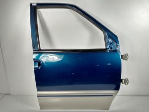 PUERTA DELANTERA DERECHA NISSAN SERENA (C23M) Autodesguaces Alicante