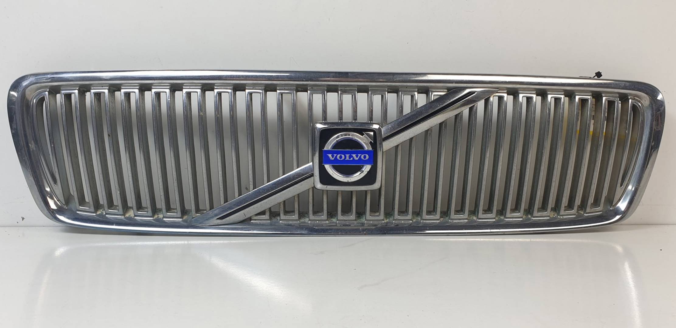 Front grille - 8859875 - VOLVO - V70 FAMILIAR