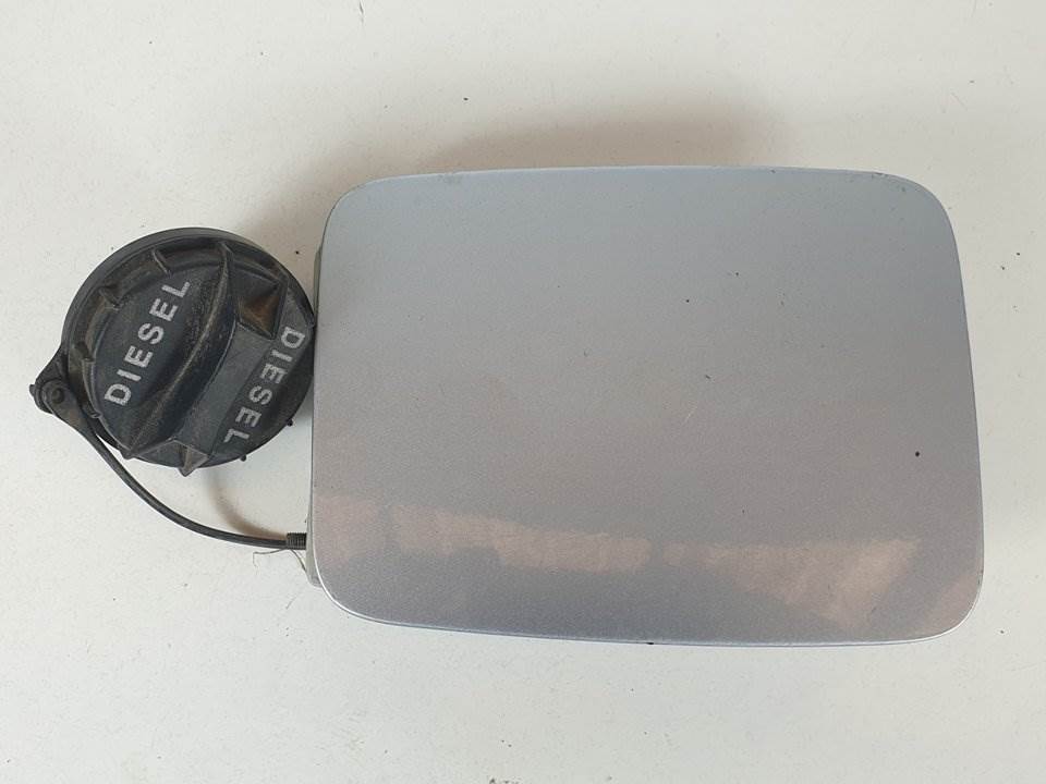 TAPA EXTERIOR COMBUSTIBLE - KIA - SORENTO