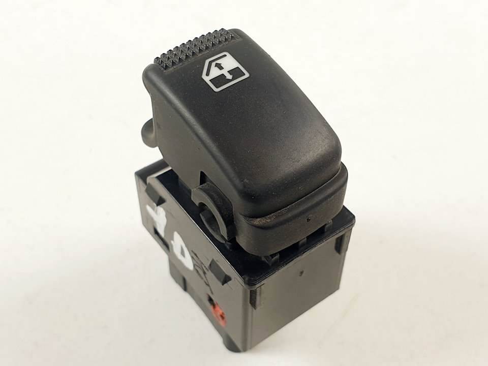 MANDO ELEVALUNAS TRASERO DERECHO - HYUNDAI - GETZ (TB)