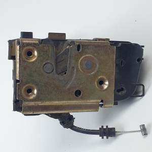 CERRADURA PUERTA TRASERA DERECHA 46978180 CITROEN C3 Autodesguaces Alicante