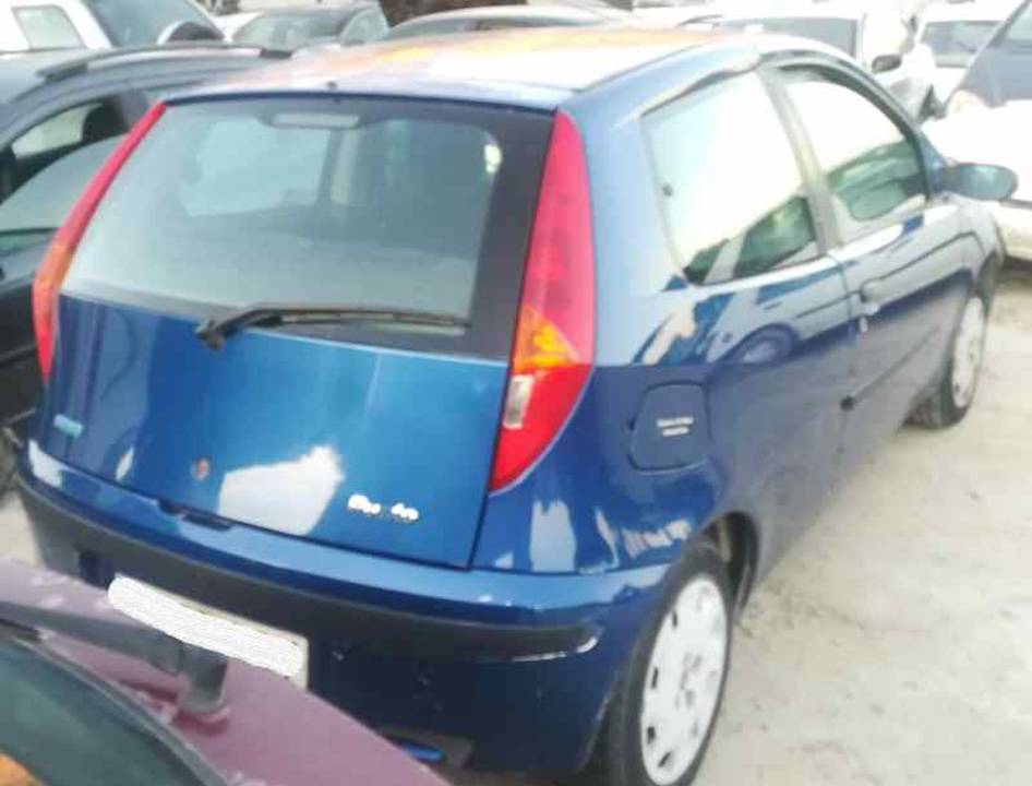 Imagen del vehículo FIAT PUNTO BERLINA (188)