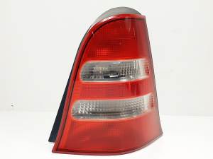 PILOTO TRASERO DERECHO 1688202864R MERCEDES CLASE A (W168) Autodesguaces Alicante