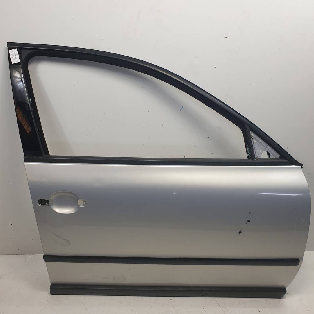 PUERTA DELANTERA DERECHA - VOLKSWAGEN - PASSAT VARIANT (3B5)