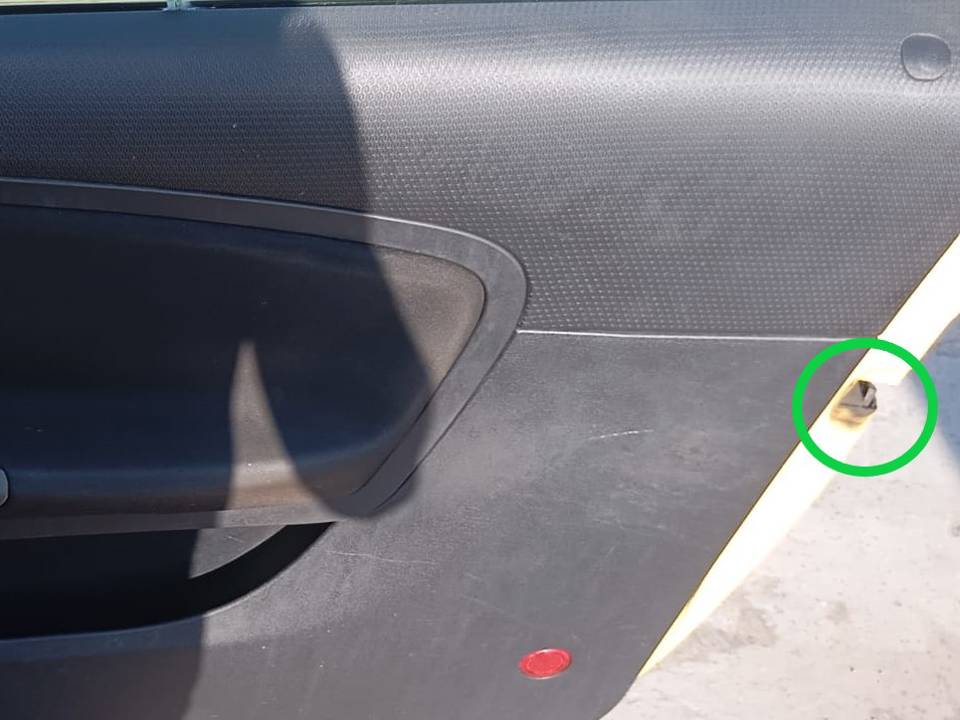 CERRADURA PUERTA DELANTERA DERECHA