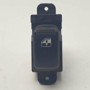 MANDO ELEVALUNAS TRASERO IZQUIERDO 935782D000 KIA CERATO Autodesguaces Alicante