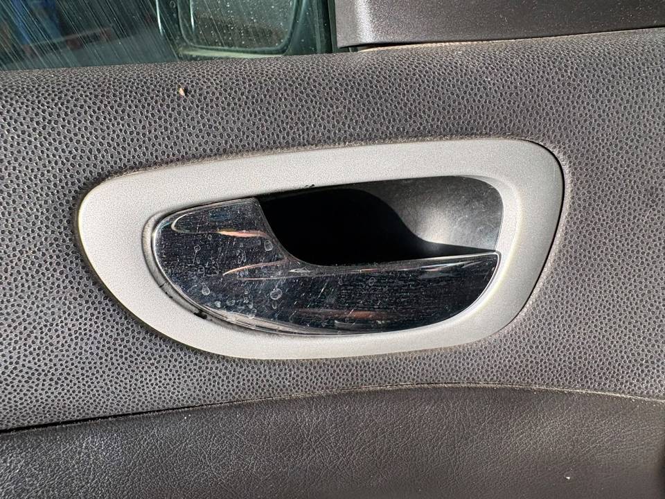 MANETA INTERIOR DELANTERA IZQUIERDA