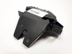 CERRADURA MALETERO / PORTON BMW SERIE 1 BERLINA (E81/E87) Autodesguaces Alicante