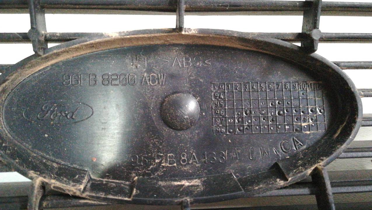 REJILLA DELANTERA