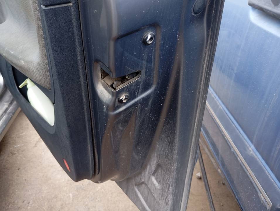 CERRADURA PUERTA DELANTERA DERECHA