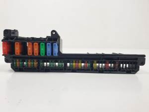 CAJA RELES / FUSIBLES 6114695733001 BMW SERIE 6 CABRIO (E64) Autodesguaces Alicante