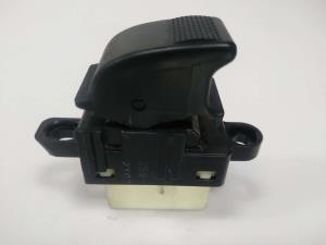 MANDO ELEVALUNAS DELANTERO DERECHO MAZDA PREMACY (CP) Autodesguaces Alicante