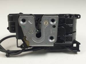 CERRADURA PUERTA TRASERA IZQUIERDA 825030032RA RENAULT SCENIC III (JZ) Autodesguaces Alicante
