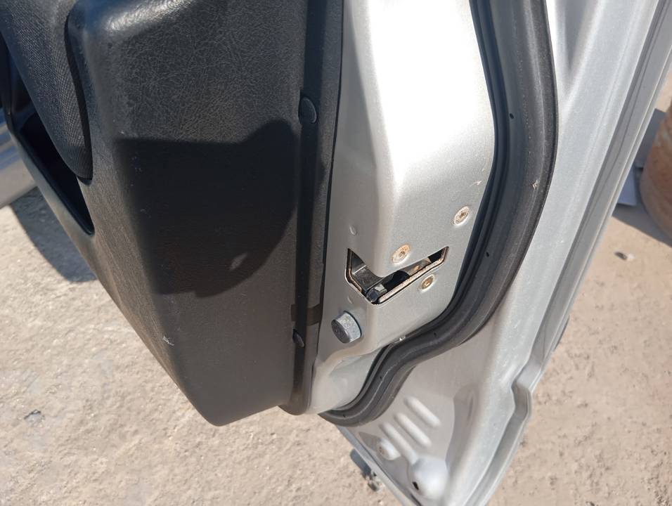 CERRADURA PUERTA DELANTERA DERECHA