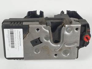 CERRADURA PUERTA TRASERA IZQUIERDA 24414134 OPEL ZAFIRA A Autodesguaces Alicante