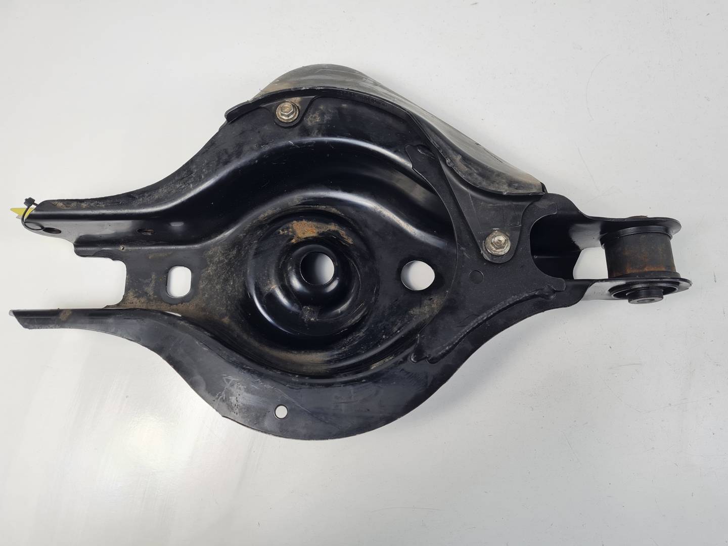 BRAZO SUSPENSION INFERIOR TRASERO IZQUIERDO - LEXUS - RX SERIES