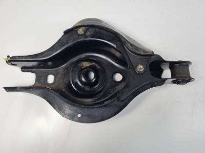 BRAZO SUSPENSION INFERIOR TRASERO IZQUIERDO LEXUS RX SERIES Autodesguaces Alicante