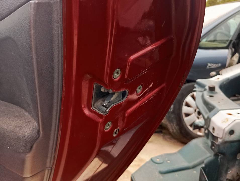 CERRADURA PUERTA TRASERA DERECHA