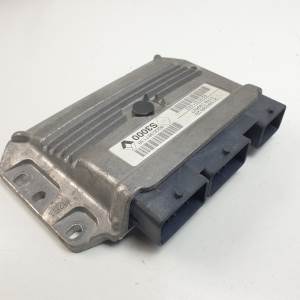 CENTRALITA MOTOR UCE 215842882B RENAULT MEGANE II COUPE/CABRIO Autodesguaces Alicante