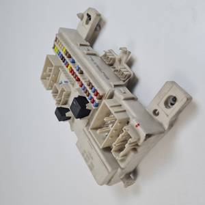 CAJA RELES / FUSIBLES 30728906 VOLVO V50 FAMILIAR Autodesguaces Alicante