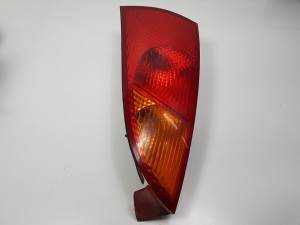 PILOTO TRASERO IZQUIERDO XS4113405A FORD FOCUS BERLINA (CAK) Autodesguaces Alicante