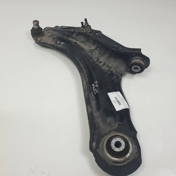 BRAZO SUSPENSION INFERIOR DELANTERO IZQUIERDO RENAULT KANGOO (ZE) Autodesguaces Alicante