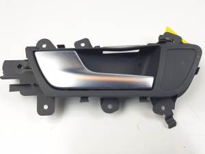 MANETA INTERIOR TRASERA IZQUIERDA 8K0839019 AUDI A4 BER. (B8) Autodesguaces Alicante