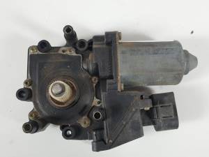 MOTOR ELEVALUNAS TRASERO DERECHO 101144114 AUDI A6 BERLINA (4B2) Autodesguaces Alicante
